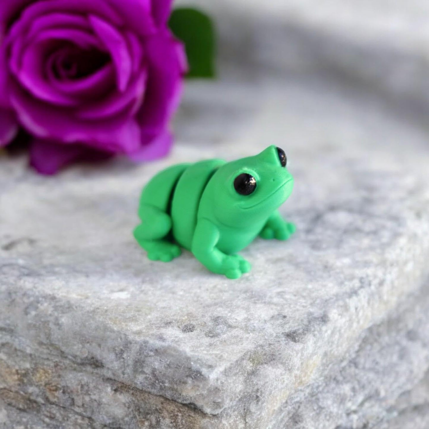 Tiny Butt Frog Figurines – Set of 5 Funny Chonky Frog Minis with Big Eyes – Kawaii Wigglitz Amphibian Decor – 3D Printed in Canada