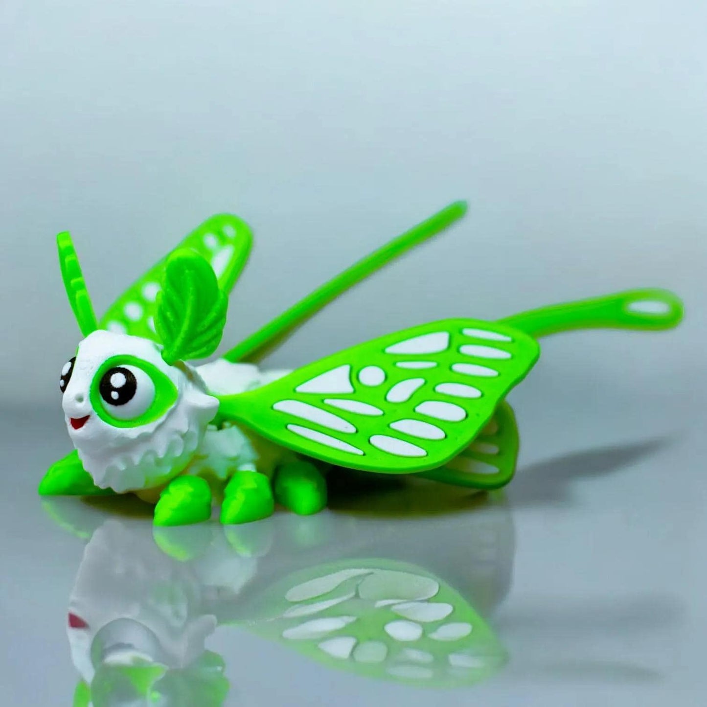 Flexi Articulated Luna Moth – 3D Printed Poseable Luna Moth Figurine – Bright and Fun Collectible Desk Toy | Flexible Insect Figure