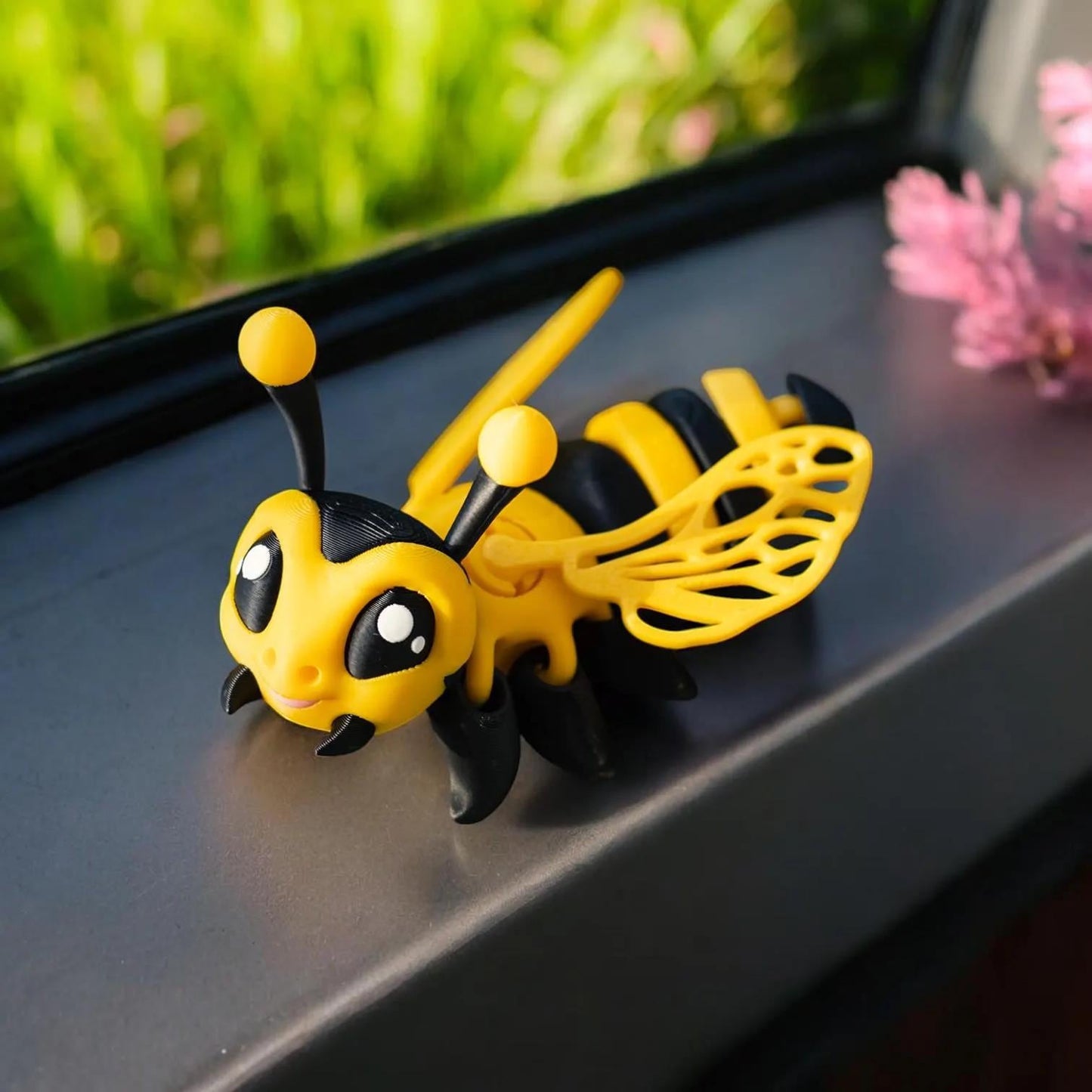 Flexi Articulated Honey Bee – 3D Printed Poseable Bee Figurine – Cute and Fun Collectible | Flexible Insect Desk Toy
