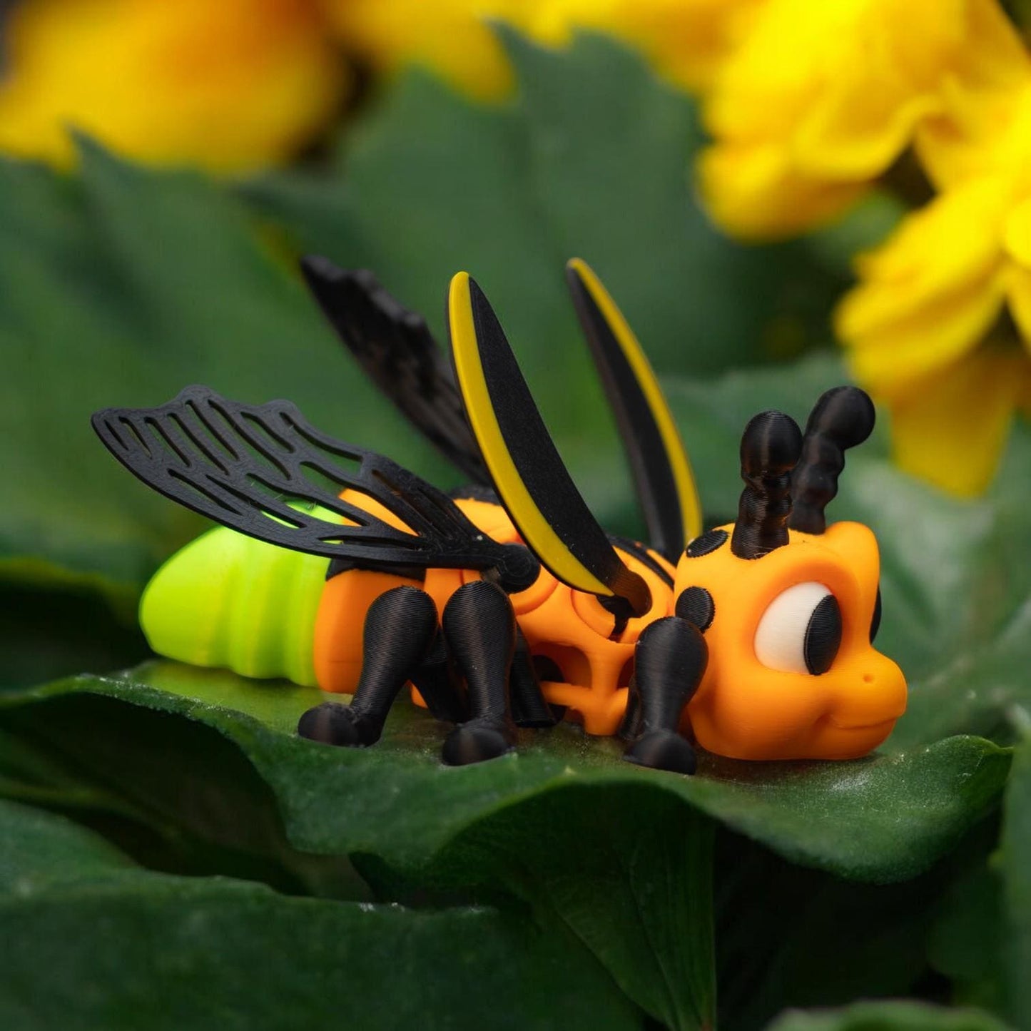 Flexi Articulated Firefly – 3D Printed Poseable Firefly Figurine – Glow-in-the-Dark Desk Toy | Flexible Bug Collectible