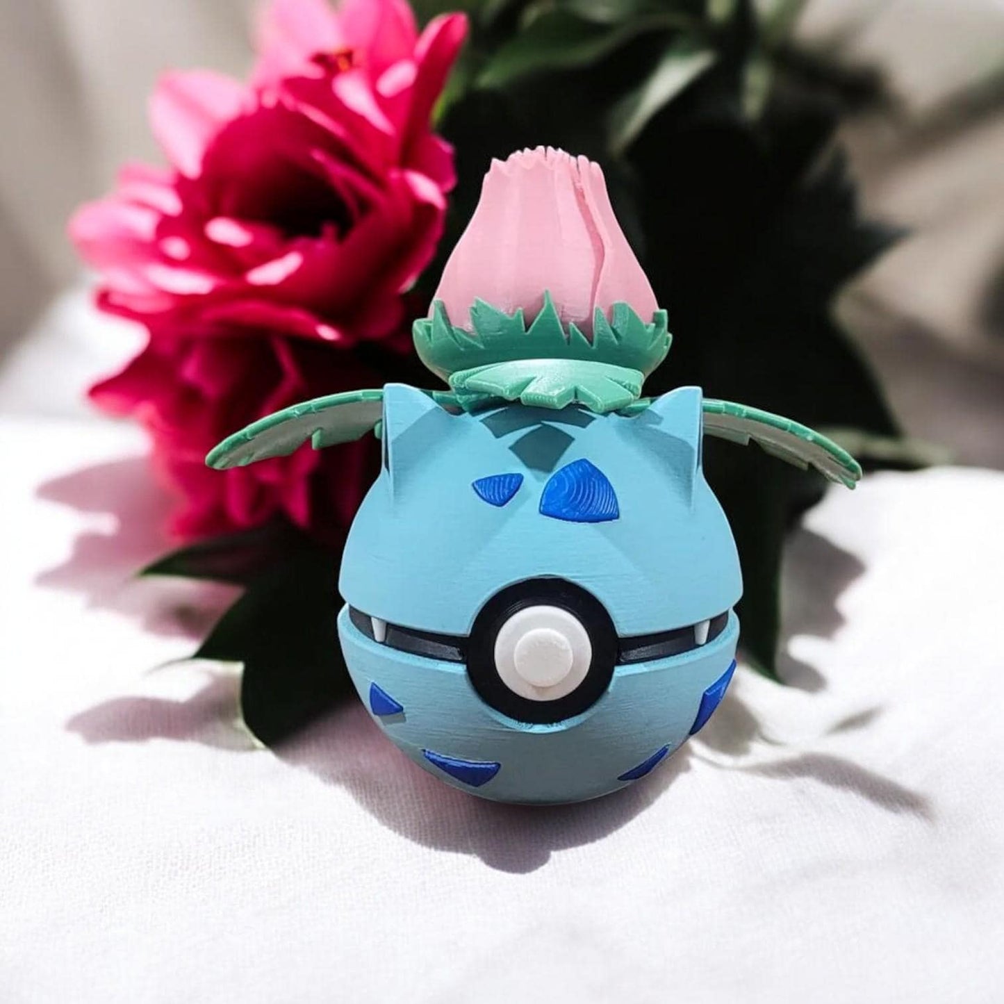 Ivysaur Themed Monster Ball – Unique Pokémon-Inspired Collectible | 3D Printed Display Pokeball