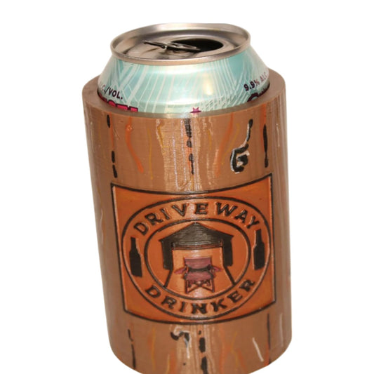 Driveway Drinker Beer Can Holder with Rustic Wood Look – Funny Backyard BBQ Beverage Sleeve for Men – Outdoor Gag Gift for Grillmasters and Chill Sessions – 3D Printed in Canada