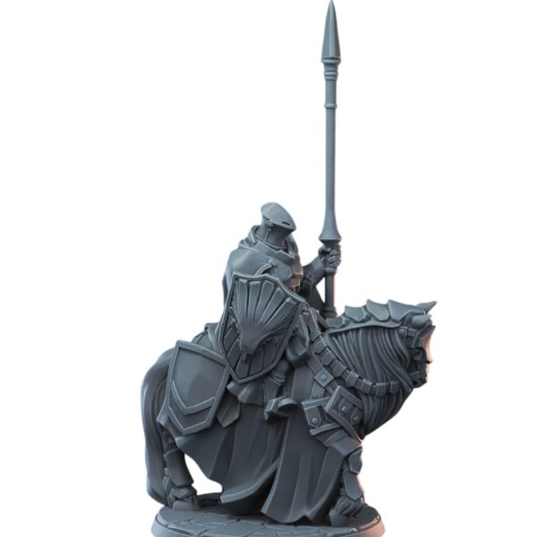 Figurine de chevalier monté au heaume à tête de crapaud