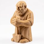 Wood Carved Calloused Hands Figurine — Grizzled Worker Holding Shovel Sculpture for Shelf or Desk Display — Rustic Collectible DÃ©cor Gift for Men