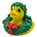 Christmas Wreath Duck Figurine – Holiday Rubber Ducky-Inspired Collectible Décor for Desk, Shelf, or Gift