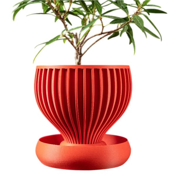 Pot de plante rouge à nervures verticales avec soucoupe assortie