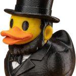 Abraham Lincoln Duck Figurine – Historical President Collectible Rubber Duck in Suit & Top Hat – Fun Display Shelf Décor for Home or Office