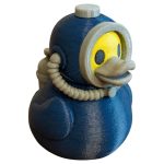 Deep-Sea Diver Duck Figurine – Retro Scuba Helmet Rubber Duck Sculpture for Desk, Shelf, or Collectors Display – Nautical Ocean Diver Duck Décor
