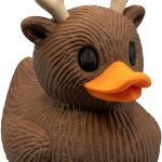 Rustic Reindeer Duck Figurine – Woodland Holiday Shelf Decor, Cabin-Themed Christmas Ornament, Cute Tiered Tray Accent – DV