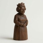 Wood Carved-Like Queen Figurine in Black Walnut Finish - 3D Printed in Canada (Black Walnut)