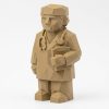 Figurine de médecin sculptée façon bois