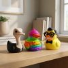 Ensemble de figurines de canards colorés