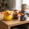 Figurine de canard joueur rétro